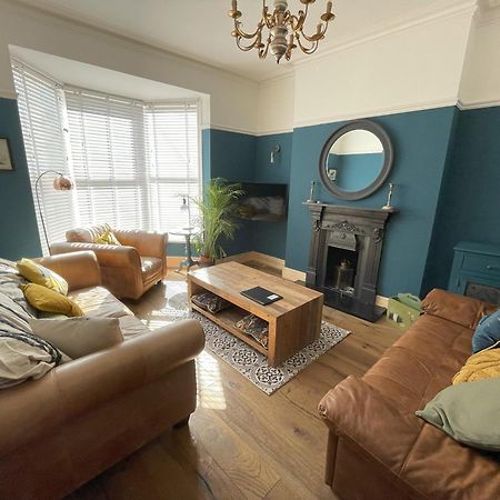Stylish 5-Bedroom House Near Tunnels Beach Ilfracombe Exterior foto
